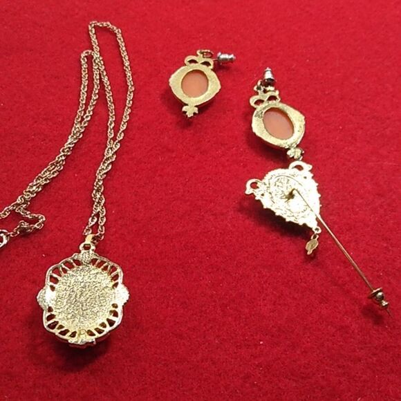 Vintage Cameo Group Dangling Pierced Earrings w/ Faux Pearls Stick pin Necklace - Picture 5 of 8